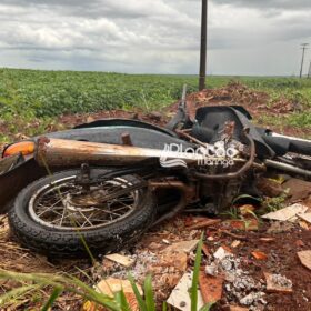 Fotos de A caminho do cemitério para visitar o filho que morreu a cerca de um mês mulher morre em acidente de moto em Sarandi