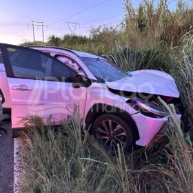 Batida frontal entre dois carros deixa cinco pessoas feridas em Maringá Foto 13 Fotos de Batida frontal entre dois carros deixa cinco pessoas feridas em Maringá