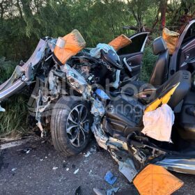 Batida frontal entre dois carros deixa cinco pessoas feridas em Maringá Foto 19 Fotos de Batida frontal entre dois carros deixa cinco pessoas feridas em Maringá