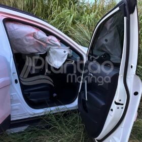 Batida frontal entre dois carros deixa cinco pessoas feridas em Maringá Foto 7 Fotos de Batida frontal entre dois carros deixa cinco pessoas feridas em Maringá