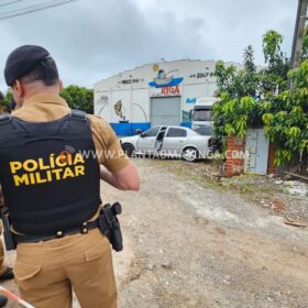 Câmera registra homem sendo morto com vários tiros dentro de carro em Maringá Foto 5 Fotos de Câmera registra homem sendo morto com vários tiros dentro de carro em Maringá