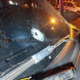 Casal de Sarandi com criança em carro sofre ataque a tiros em Maringá, e homem é baleado Foto 11 Fotos de Casal de Sarandi com criança em carro sofre ataque a tiros em Maringá, e homem é baleado