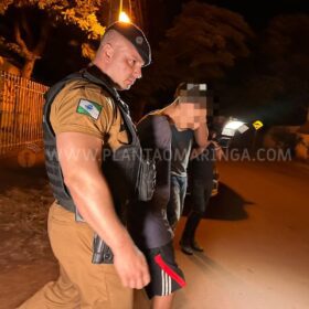 Criminosos invadem residência e atiram contra morador e pitbull em Sarandi Foto 16 Fotos de Criminosos invadem residência e atiram contra morador e pitbull em Sarandi