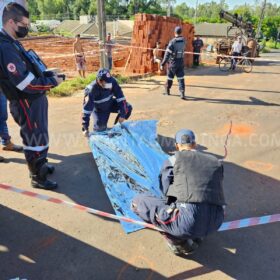 Homem é morto a tiros quando chegava no trabalho Foto 5 Fotos de Homem é morto a tiros quando chegava no trabalho