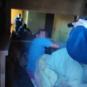 Identificado homem que morreu ao fazer o filho refém em Sarandi Foto 4 Fotos de Identificado homem que morreu ao fazer o filho refém em Sarandi