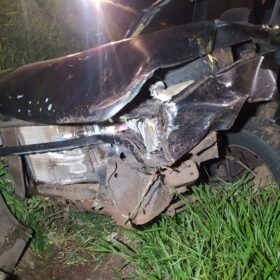 Motorista e intubado após bater carro contra barranco em Maringá Foto 5 Fotos de Motorista e intubado após bater carro contra barranco em Maringá