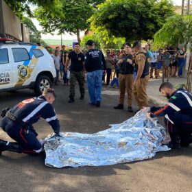 Jovem é executado com 7 tiros na cabeça em plena luz do dia Foto 6 Fotos de Jovem é executado com 7 tiros na cabeça em plena luz do dia