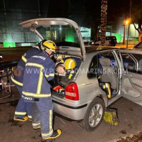 Motorista anda na contramão em avenida de Maringá e bate de frente com outro carro Foto 2 Fotos de Motorista anda na contramão em avenida de Maringá e bate de frente com outro carro