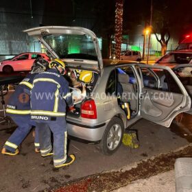 Motorista anda na contramão em avenida de Maringá e bate de frente com outro carro Foto 5 Fotos de Motorista anda na contramão em avenida de Maringá e bate de frente com outro carro