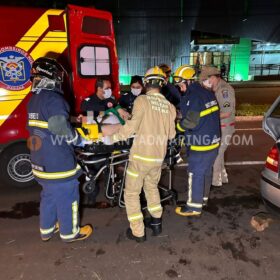 Motorista anda na contramão em avenida de Maringá e bate de frente com outro carro Foto 9 Fotos de Motorista anda na contramão em avenida de Maringá e bate de frente com outro carro
