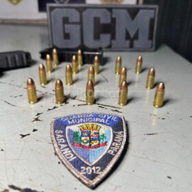 Homem com mandado de prisão em aberto por homicídio é preso com pistola, em Sarandi Foto 6 Fotos de Homem com mandado de prisão em aberto por homicídio é preso com pistola, em Sarandi