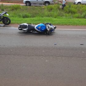 Acidente envolvendo duas motos de alta cilindrada e um carro deixa dois jovens feridos Foto 5 Fotos de Acidente envolvendo duas motos de alta cilindrada e um carro deixa dois jovens feridos