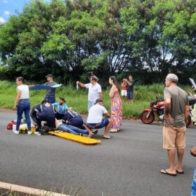 Acidente envolvendo duas motos de alta cilindrada e um carro deixa dois jovens feridos Foto 6 Fotos de Acidente envolvendo duas motos de alta cilindrada e um carro deixa dois jovens feridos