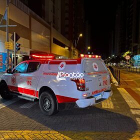 Homem leva facada no peito no centro de Maringá Foto 2 Fotos de Homem leva facada no peito no centro de Maringá