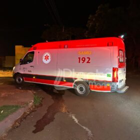 Homem morre após passar mal e bater moto contra poste em Sarandi Foto 5 Fotos de Homem morre após passar mal e bater moto contra poste em Sarandi