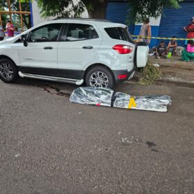 Homem morre após ser atropelado por carro em Maringá Foto 3 Fotos de Homem morre após ser atropelado por carro em Maringá