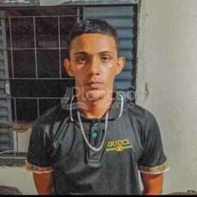 Jovem é executado a tiros e mulher é baleada em praça na zona sul de Maringá Foto 13 Fotos de Jovem é executado a tiros e mulher é baleada em praça na zona sul de Maringá
