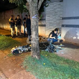 Jovem é executado com mais de 20 tiros em Maringá Foto 18 Fotos de Jovem é executado com mais de 20 tiros em Maringá