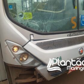 Motoboy é intubado após acidente com ônibus coletivo em Sarandi Foto 2 Fotos de Motoboy é intubado após acidente com ônibus coletivo em Sarandi