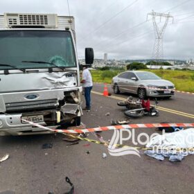 Motociclista morre em acidente após bater de frente com caminhão em Maringá Foto 11 Fotos de Motociclista morre em acidente após bater de frente com caminhão em Maringá