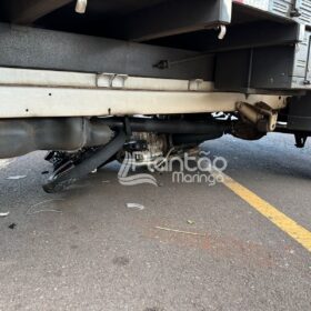 Motociclista sofre ferimentos grave após bater moto e cair embaixo de caminhão em Maringá Foto 10 Fotos de Motociclista sofre ferimentos grave após bater moto e cair embaixo de caminhão em Maringá