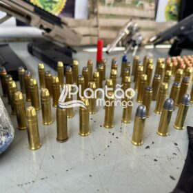 Polícia Militar prende traficante e apreende carros roubados, armas e drogas em Maringá Foto 24 Fotos de Polícia Militar prende traficante e apreende carros roubados, armas e drogas em Maringá