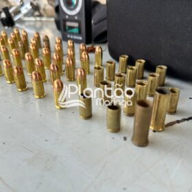 Polícia Militar prende traficante e apreende carros roubados, armas e drogas em Maringá Foto 25 Fotos de Polícia Militar prende traficante e apreende carros roubados, armas e drogas em Maringá