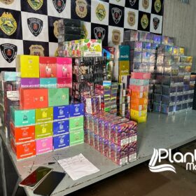 Polícia Militar recupera em Sarandi carga de cigarros eletrônicos (vape) roubada em Maringá, avaliada em R$ 270 mil Foto 8 Fotos de Polícia Militar recupera em Sarandi carga de cigarros eletrônicos (vape) roubada em Maringá, avaliada em R$ 270 mil