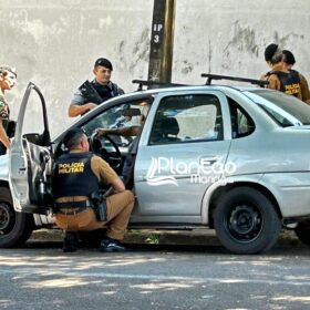 Sobrinho é morto e tio é baleado dentro de carro em Maringá Foto 4 Fotos de Sobrinho é morto e tio é baleado dentro de carro em Maringá