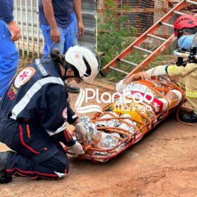 Trabalhador fica ferido ao cair em laje de construção em Maringá Foto 13 Fotos de Trabalhador fica ferido ao cair em laje de construção em Maringá