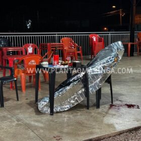 Câmera de segurança flagra jovem sendo executado na frente da namorada Foto 2 Fotos de Câmera de segurança flagra jovem sendo executado na frente da namorada