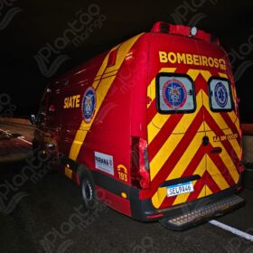Ciclista morre atropelado e carreta tomba no Contorno Norte de Maringá Foto 16 Fotos de Ciclista morre atropelado e carreta tomba no Contorno Norte de Maringá