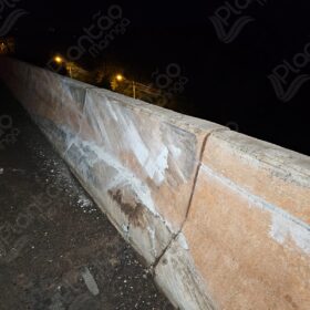 Ciclista morre atropelado e carreta tomba no Contorno Norte de Maringá Foto 4 Fotos de Ciclista morre atropelado e carreta tomba no Contorno Norte de Maringá