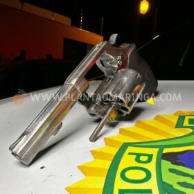 Forças de segurança de Sarandi apreende arma de fogo em festa clandestina Foto 4 Fotos de Forças de segurança de Sarandi apreende arma de fogo em festa clandestina