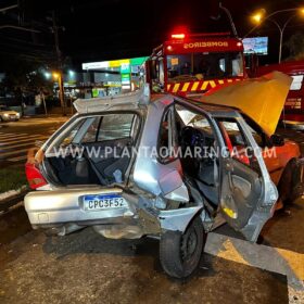 Motorista com suspeita de embriaguez é intubado após colisão envolvendo três veículos em Maringá Foto 3 Fotos de Motorista com suspeita de embriaguez é intubado após colisão envolvendo três veículos em Maringá