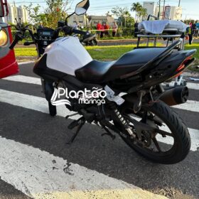 Mulher vai parar embaixo de caminhão após acidente em Maringá Foto 8 Fotos de Mulher vai parar embaixo de caminhão após acidente em Maringá