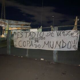 Torcida do Corinthians em Maringá protesta contra valores dos Ingressos para jogo da Copa do Brasil Foto 3 Fotos de Torcida do Corinthians em Maringá protesta contra valores dos Ingressos para jogo da Copa do Brasil