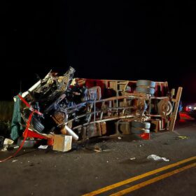 Três pessoas morrem em grave acidente na noite desta quarta-feira Foto 11 Fotos de Três pessoas morrem em grave acidente na noite desta quarta-feira