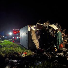 Três pessoas morrem em grave acidente na noite desta quarta-feira Foto 7 Fotos de Três pessoas morrem em grave acidente na noite desta quarta-feira