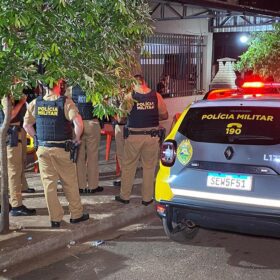 Atiradores encapuzados matam empresário e ferem cliente em lanchonete Foto 7 Fotos de Atiradores encapuzados matam empresário e ferem cliente em lanchonete