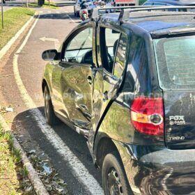 Câmera de segurança registra carro avançando preferencial e causando grave acidente em Maringá Foto 7 Fotos de Câmera de segurança registra carro avançando preferencial e causando grave acidente em Maringá