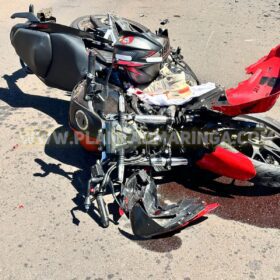 Câmera de segurança registra carro avançando preferencial e causando grave acidente em Maringá Foto 5 Fotos de Câmera de segurança registra carro avançando preferencial e causando grave acidente em Maringá