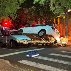 Carro para 'em cima' de outro após batida em Maringá Foto 2 Fotos de Carro para 'em cima' de outro após batida em Maringá