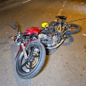 Carro atropela motociclista e bate em poste em Maringá Foto 12 Fotos de Carro atropela motociclista e bate em poste em Maringá