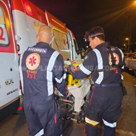Carro atropela motociclista e bate em poste em Maringá Foto 7 Fotos de Carro atropela motociclista e bate em poste em Maringá