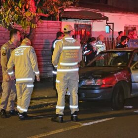 Homem é executado com 25 tiros dentro de carro em Sarandi Foto 17 Fotos de Homem é executado com 25 tiros dentro de carro em Sarandi