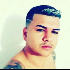 Homem é executado com 25 tiros dentro de carro em Sarandi Foto 25 Fotos de Homem é executado com 25 tiros dentro de carro em Sarandi