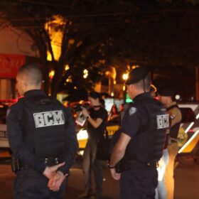 Homem é executado com 25 tiros dentro de carro em Sarandi Foto 7 Fotos de Homem é executado com 25 tiros dentro de carro em Sarandi