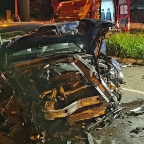 Homem morre após grave acidente de trânsito, em Maringá. Foto 3 Fotos de Homem morre após grave acidente de trânsito, em Maringá.