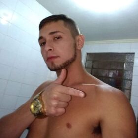 Jovem de 25 anos é brutalmente assassinado a facadas em Sarandi Foto 7 Fotos de Jovem de 25 anos é brutalmente assassinado a facadas em Sarandi